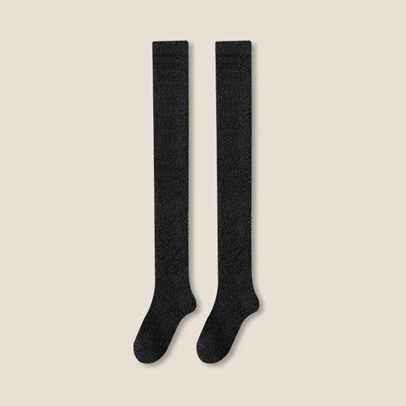 Chaussettes noires hautes, confortables et chaudes