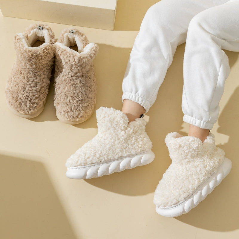 Semelle antidérapante des chaussons crème, vue de dessous