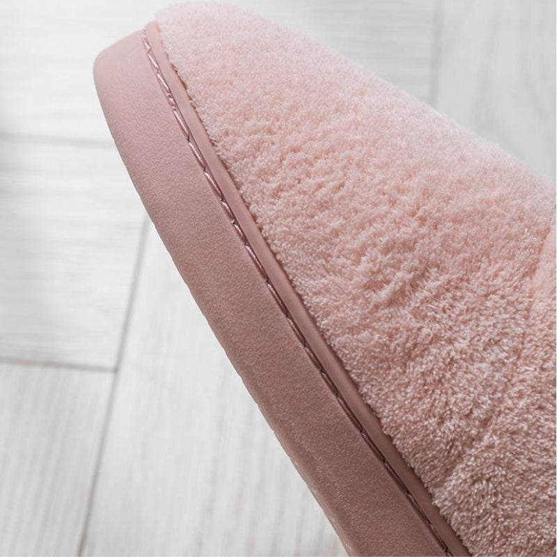 Chaussons ouverts montrant l'intérieur moelleux