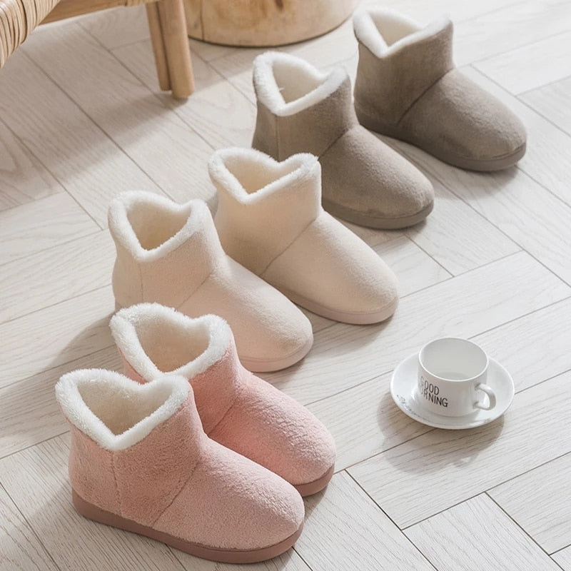Chaussons pliés en deux, mettant en avant leur flexibilité