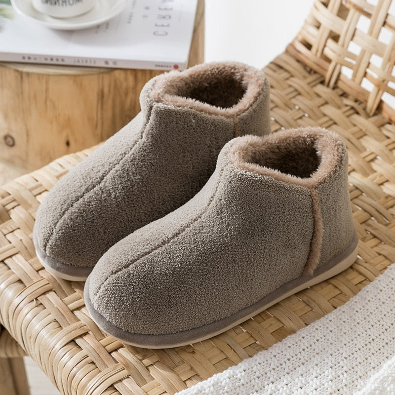 Chaussons femme café en moumoute, confort et élégance