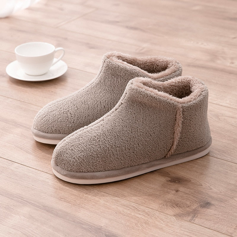 Vue de dessus des chaussons café avec semelle antidérapante