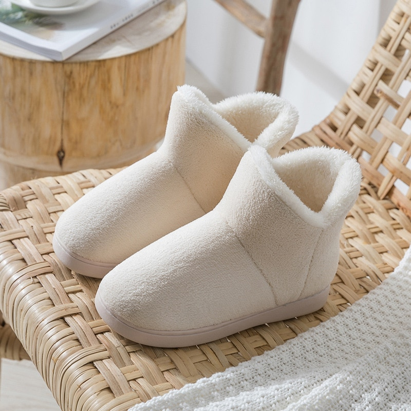 Chaussons Pilou Pilou crème, légèrement montants