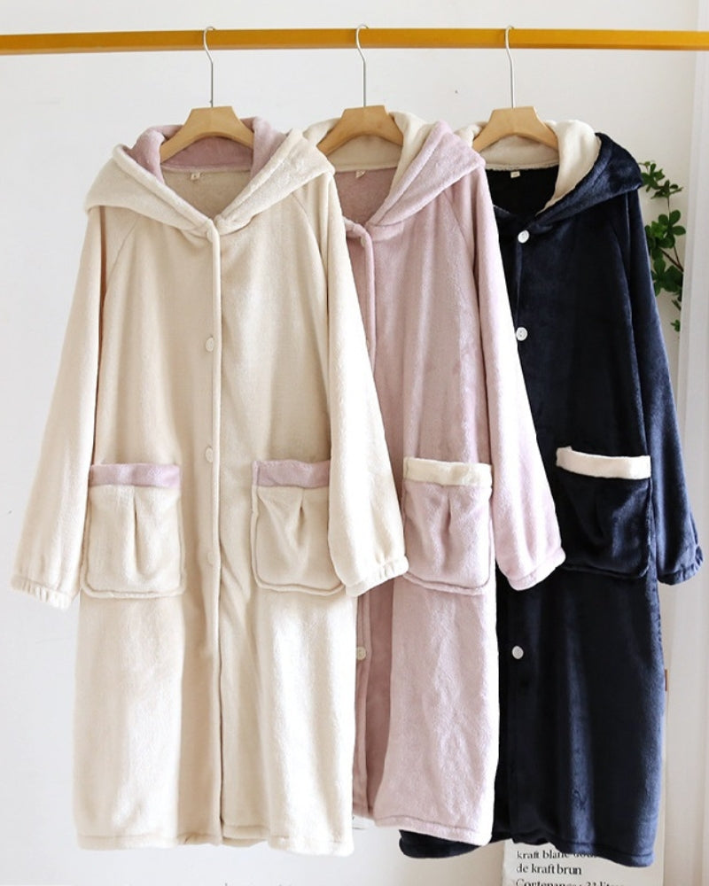 Poches pratiques sur chemise de nuit douce en flanelle