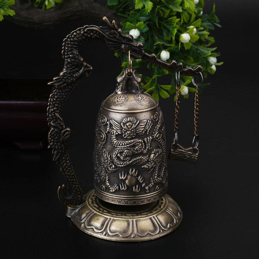 Vue d'ensemble de la cloche bouddhiste en laiton décoratif
