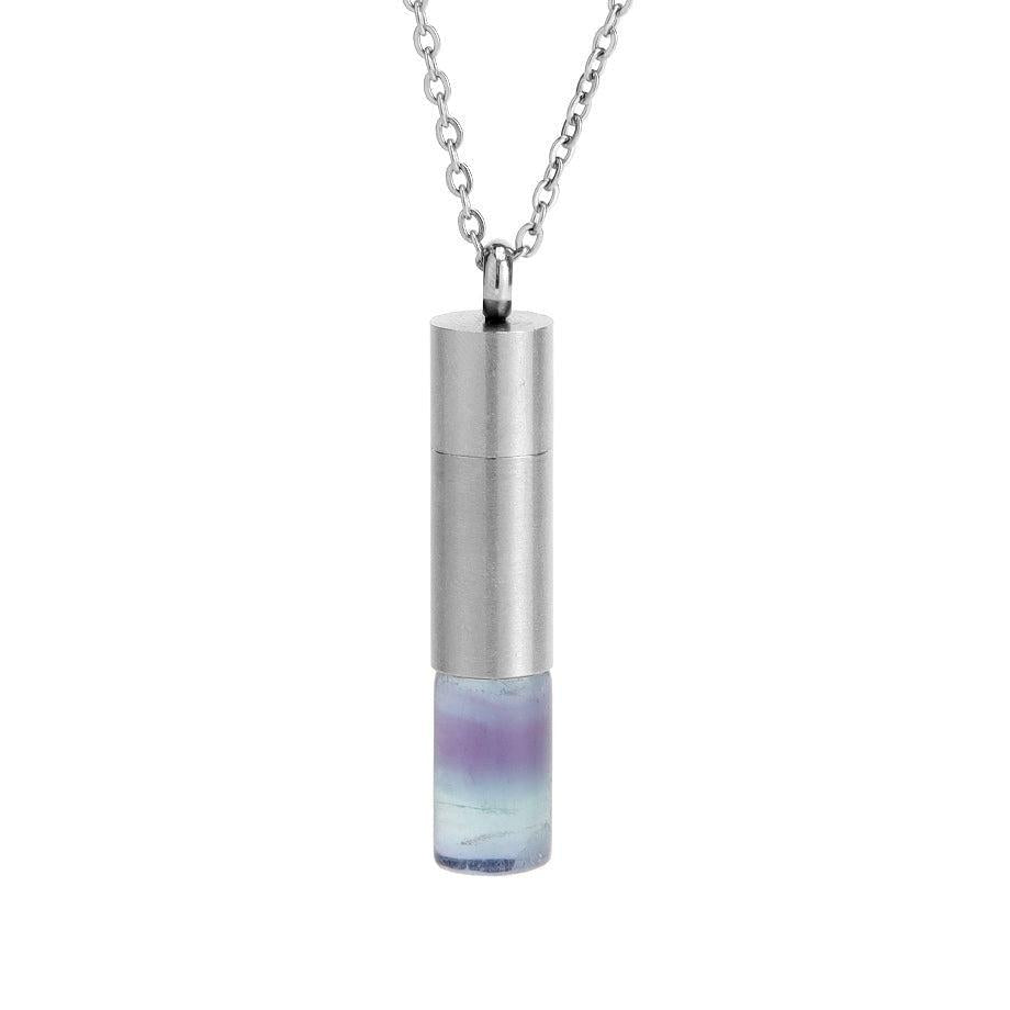 Vue détaillée du collier en obsidienne, chaîne robuste