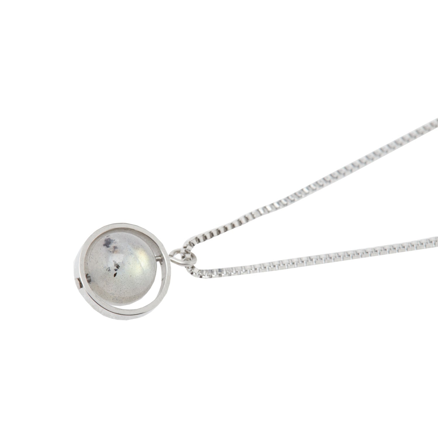 Collier en labradorite avec reflets iridescents
