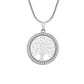 Collier Arbre de Vie posé sur une surface claire
