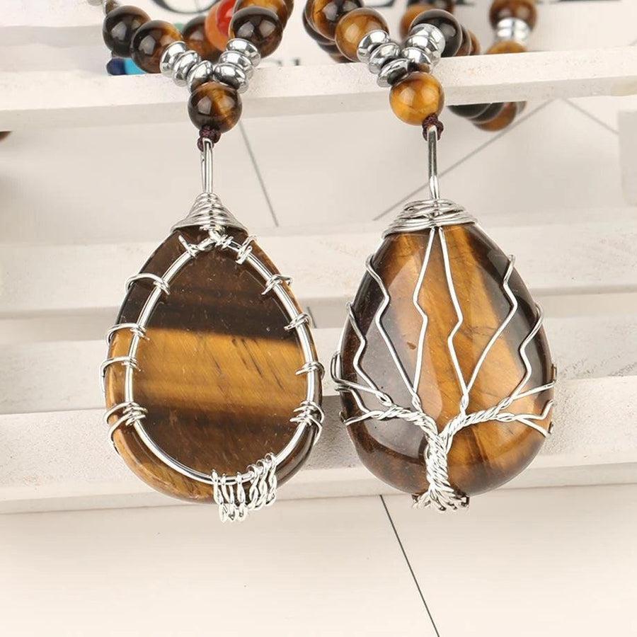 Vue latérale du collier avec perles argentées et Œil de tigre