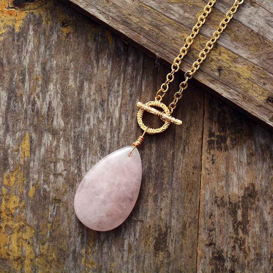 Collier en quartz rose avec fermoir à bascule doré
