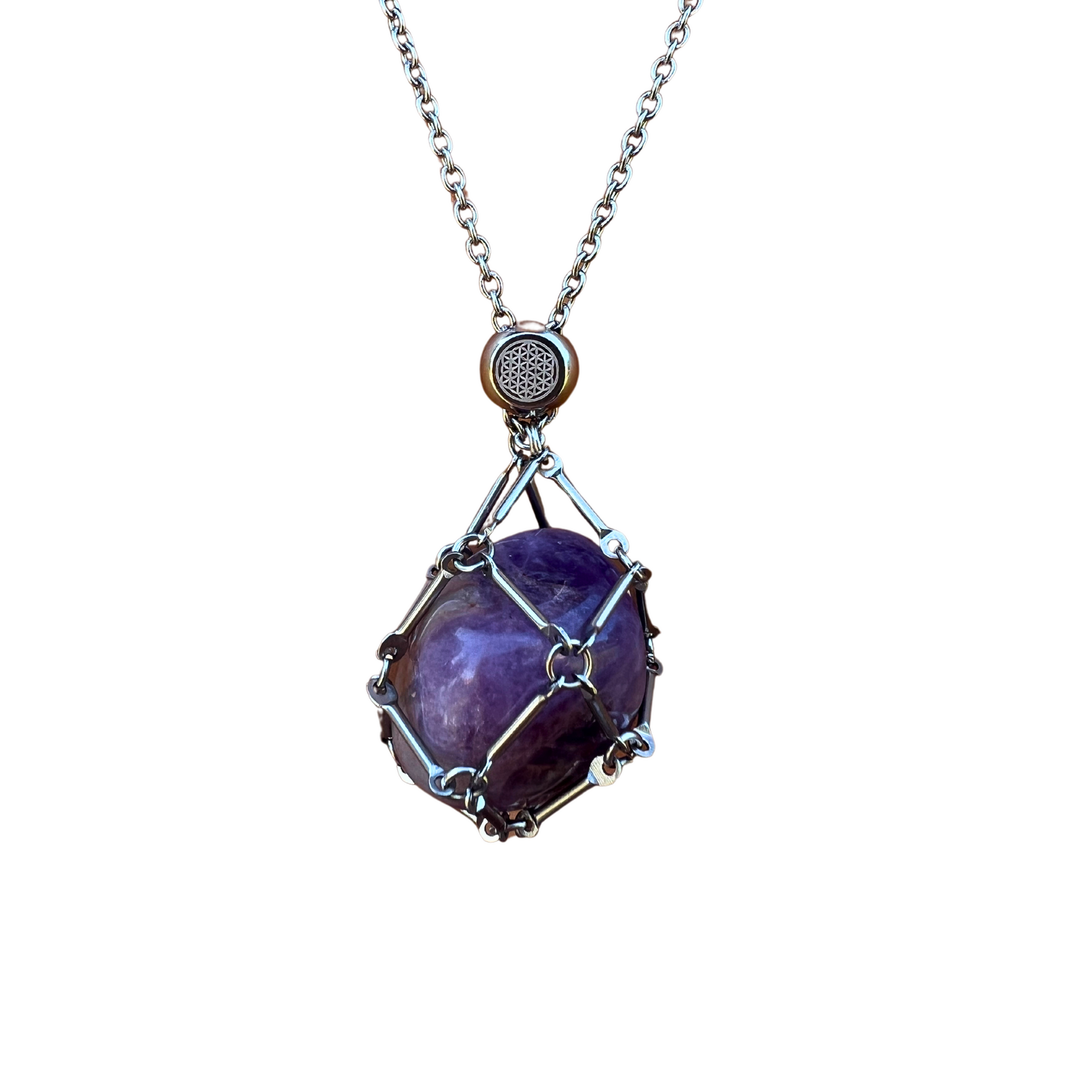 Collier avec améthyste dans une cage en métal argenté
