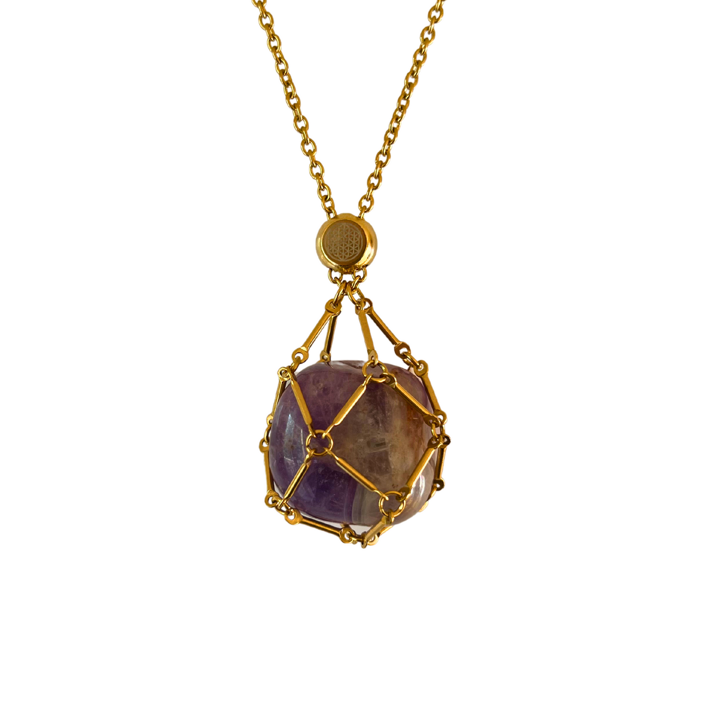 Détail du fermoir Fleur de Vie sur collier améthyste