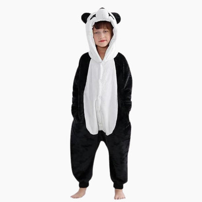 Vue de face d'une combi pyjama panda polaire