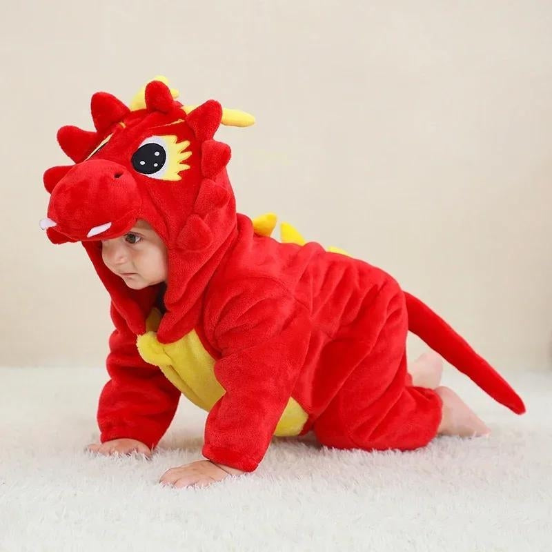 Vue de face de la combinaison dinosaure rouge pour bébé