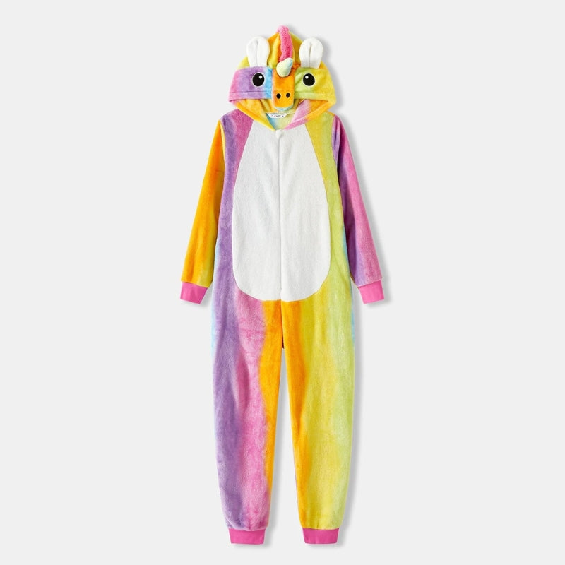 Vue rapprochée des manches d'une combinaison pyjama colorée