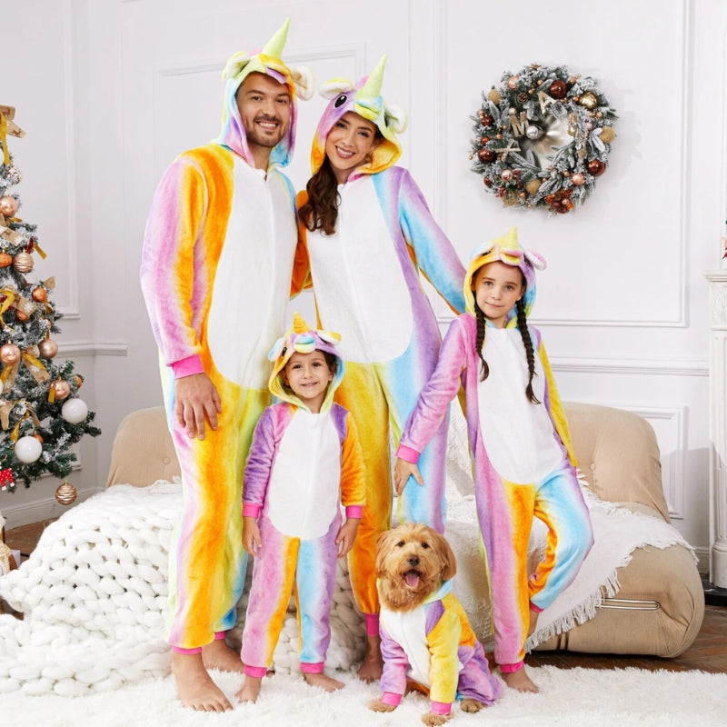 Vue de dos d'une combinaison pyjama avec queue animale