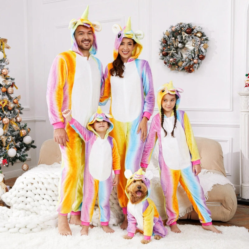 Détail de la capuche d'une combinaison pyjama festive