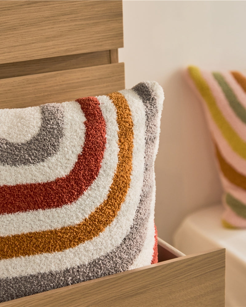 Coussin bohème blanc avec bandes colorées molletonnées