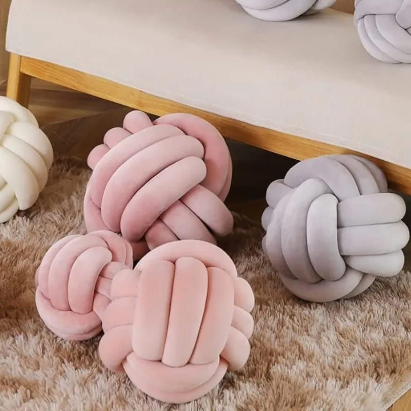 Coussin noué en velours avec détails de tressage