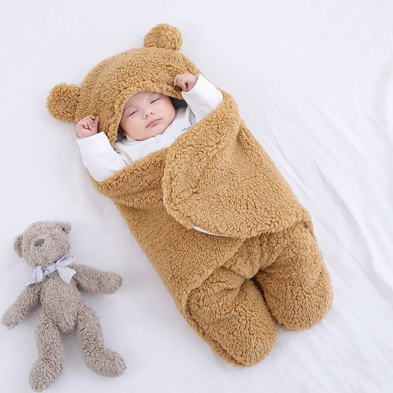 Couverture d'emmaillotage marron en Pilou Pilou pour bébé