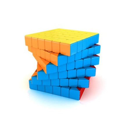 Cube 6x6 posé sur une surface, vue de côté