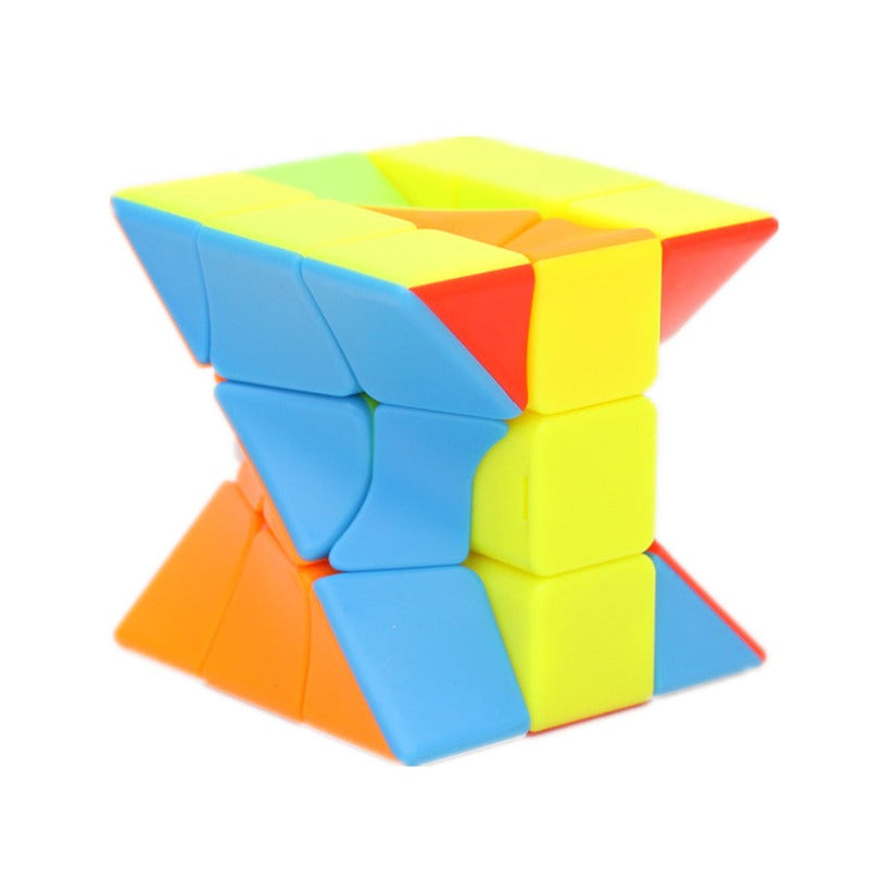 Vue rapprochée d'un cube torsion avec formes irrégulières