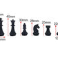 Gros plan sur les pièces d'échecs et leurs dimensions