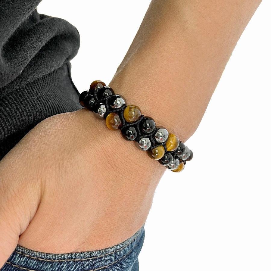 Gros plan sur les perles du bracelet Shamballa en Obsidienne Noire