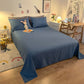 Zoom sur la texture douce du drap housse bleu