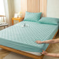 Vue de dessus du drap housse turquoise installé