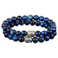 Deux bracelets en pierres d'Œil de tigre bleu sur fond blanc
