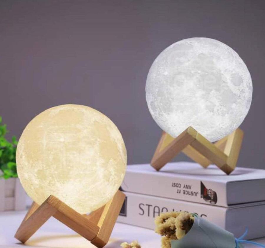 Lampe lune 3D sur socle en bois de noyer