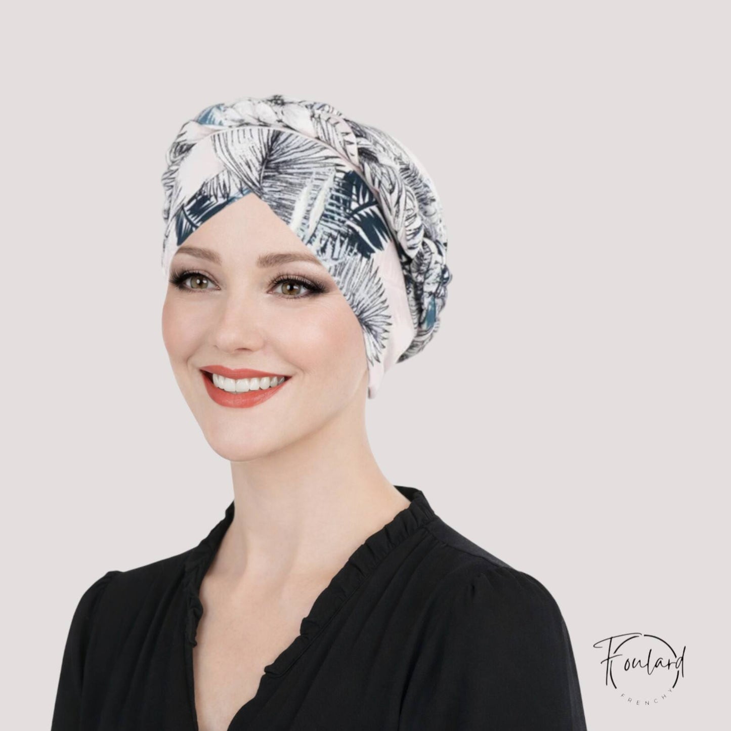 Foulard turban blanc crème avec motifs de rameaux