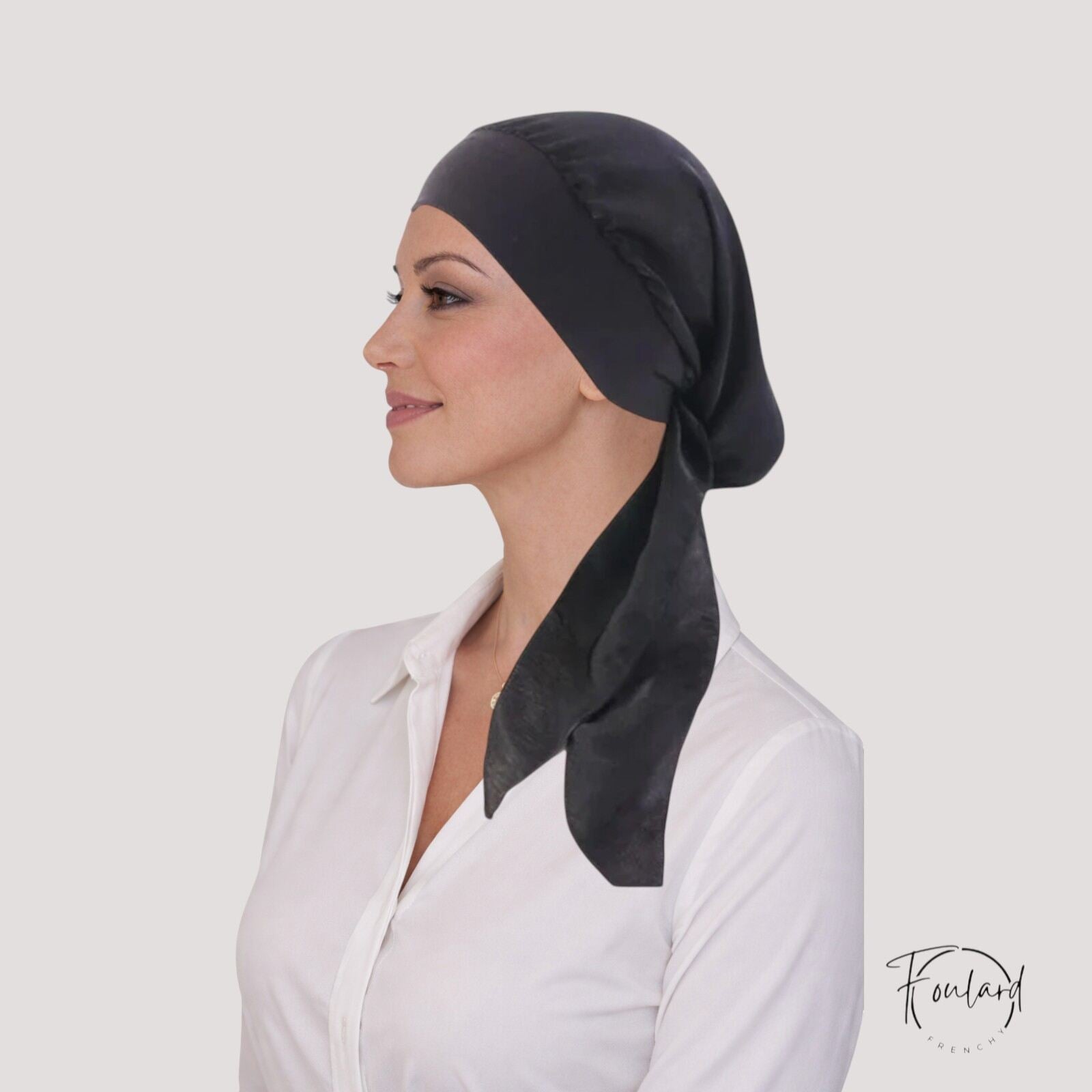 Foulard noir uni pour chimiothérapie, forme allongée et lisse