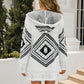 Vue de dos du gilet long avec motifs ethniques