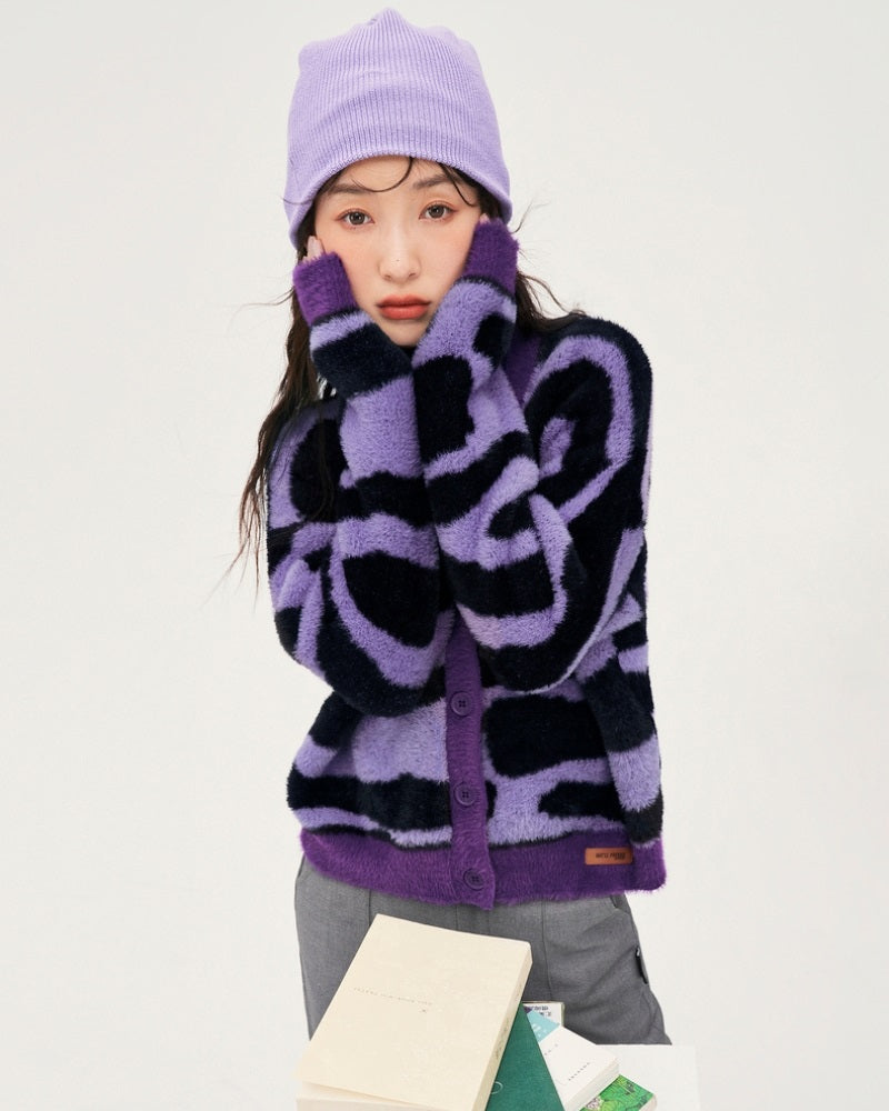 Gilet tricolore sur mannequin, col V bien visible