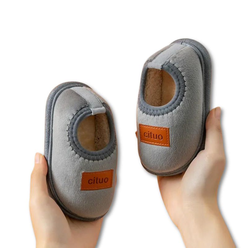 Chaussons bébé gris en velours, semelle antidérapante