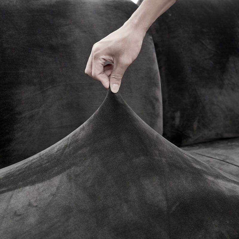 Housse en velours gris sur coussin, brillance subtile