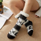 Gros plan sur chaussettes cocooning avec semelle antidérapante