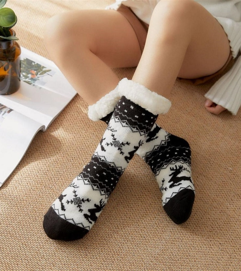 Gros plan sur chaussettes cocooning avec semelle antidérapante