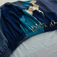 Vue latérale d'une housse à motifs animaux sur coussin