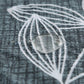 Housse de canapé en jacquard beige sur un canapé moderne