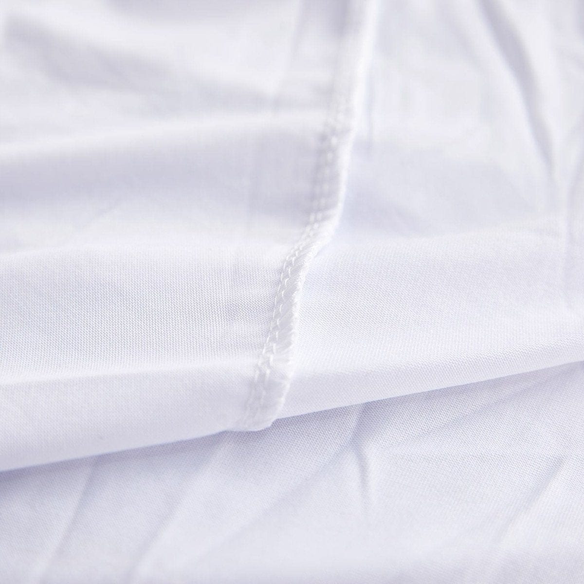 Housse ajustée sur un canapé, vue de face