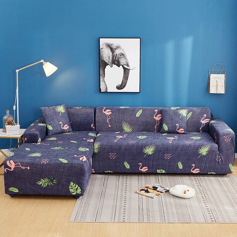 Housse extensible beige sur canapé d'angle moderne