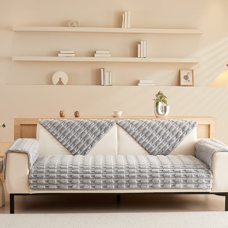 Zoom sur la texture douce de la housse en fausse fourrure
