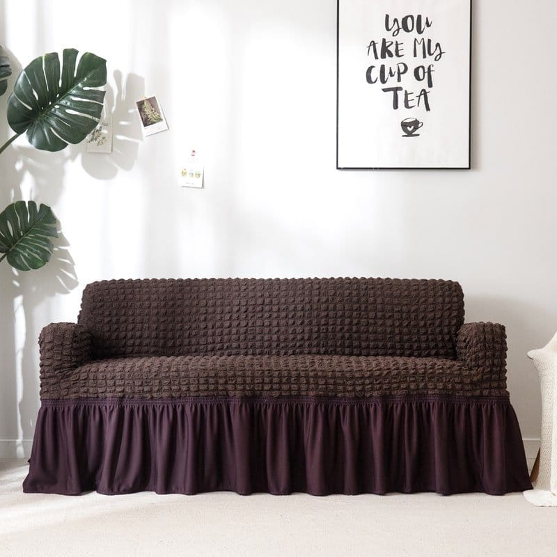 Housse extensible ajustée sur un canapé moderne