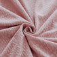 Détail du tissage jacquard doux et dense
