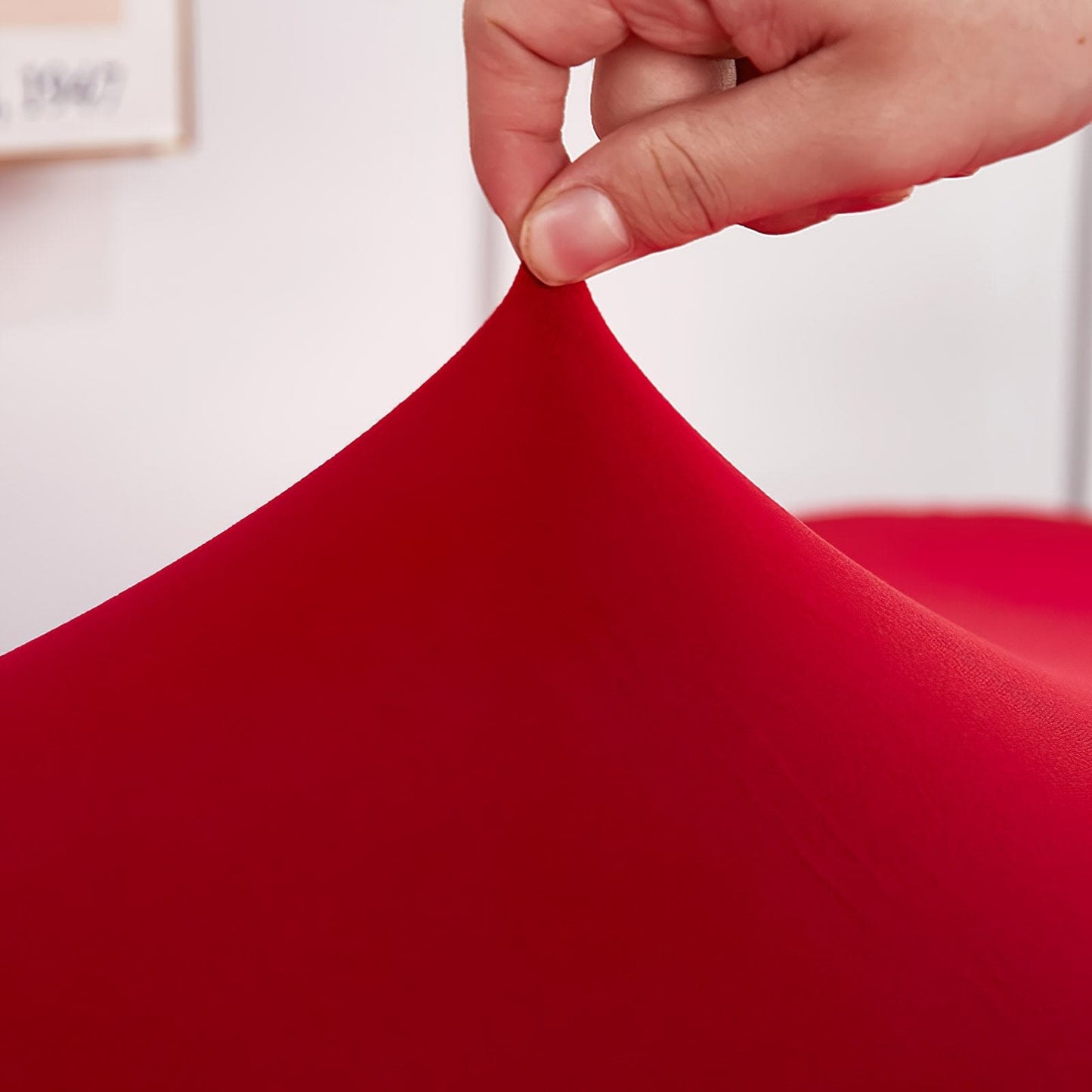 Gros plan sur le tissu extensible rouge anti-griffes