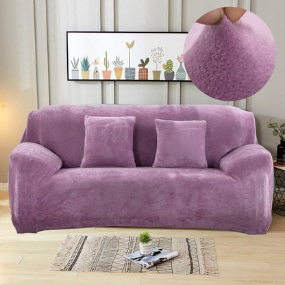 Canapé d'angle recouvert d'une housse en velours violet