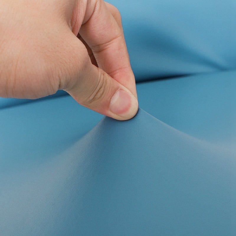 Installation facile de la housse sur une chaise, étape par étape